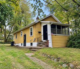 548 Winans Avenue, Akron, OH 44306