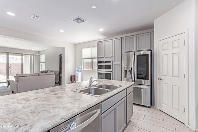 16221 W PRICKLY PEAR Trail, Surprise, AZ 85387