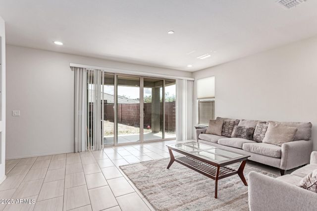 16221 W PRICKLY PEAR Trail, Surprise, AZ 85387