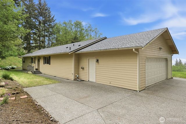 99 W Cross Island Road, Camano Island, WA 98282