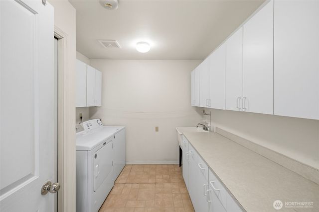 99 W Cross Island Road, Camano Island, WA 98282