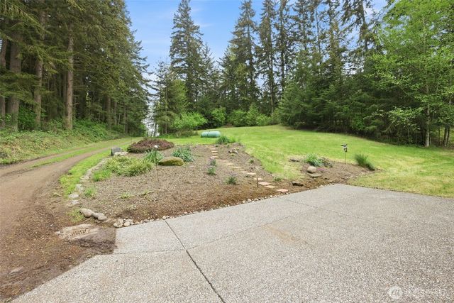 99 W Cross Island Road, Camano Island, WA 98282