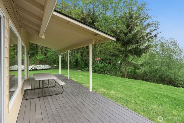 99 W Cross Island Road, Camano Island, WA 98282