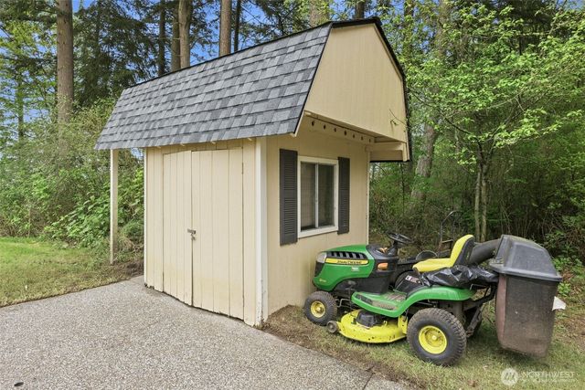 99 W Cross Island Road, Camano Island, WA 98282