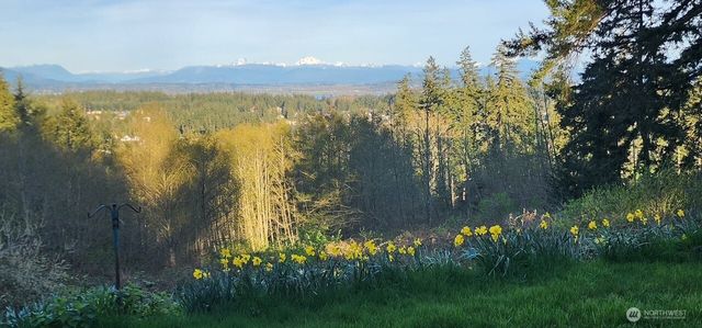 99 W Cross Island Road, Camano Island, WA 98282