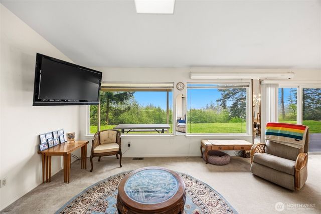 99 W Cross Island Road, Camano Island, WA 98282