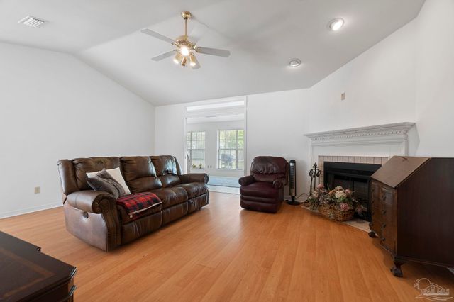 2840 Semoran Ct, Pensacola, FL 32503