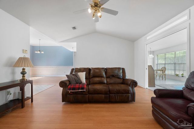 2840 Semoran Ct, Pensacola, FL 32503