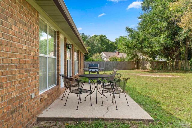 2840 Semoran Ct, Pensacola, FL 32503