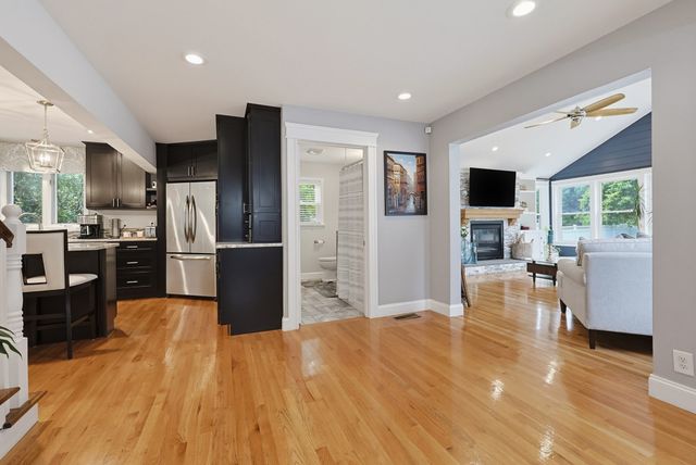 38 Dexter Ave., Seekonk, MA 02771