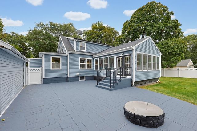 38 Dexter Ave., Seekonk, MA 02771