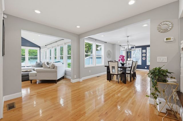 38 Dexter Ave., Seekonk, MA 02771