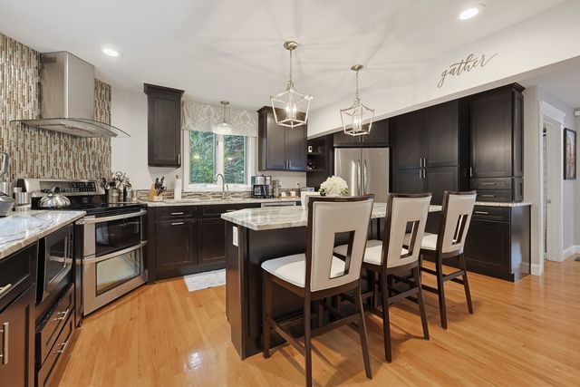 38 Dexter Ave., Seekonk, MA 02771