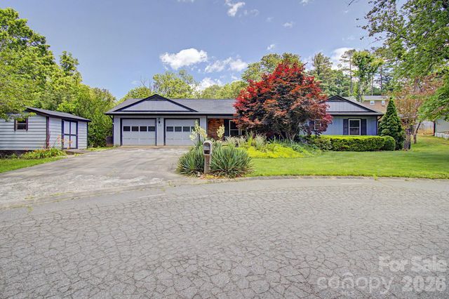 11 Waddell Street, Weaverville, NC 28787