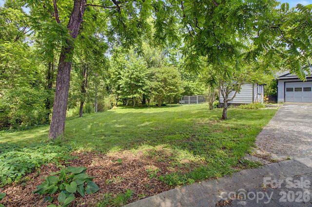 11 Waddell Street, Weaverville, NC 28787