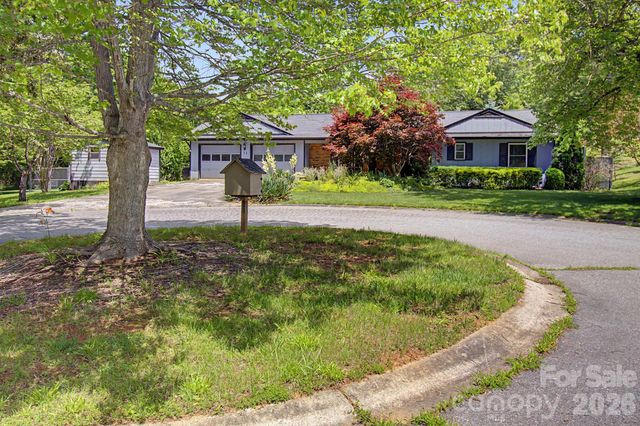 11 Waddell Street, Weaverville, NC 28787