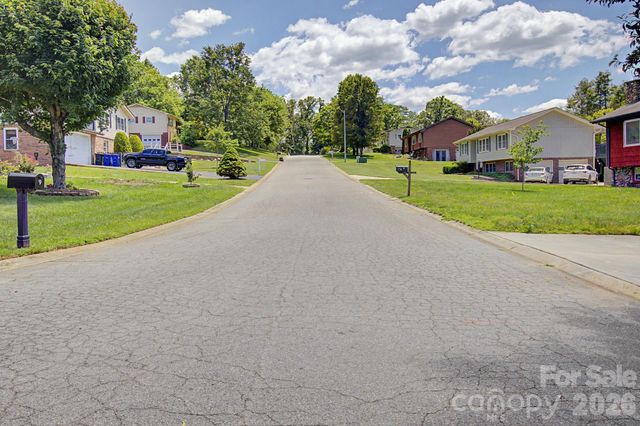 11 Waddell Street, Weaverville, NC 28787