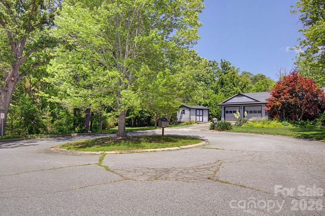 11 Waddell Street, Weaverville, NC 28787