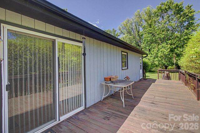 11 Waddell Street, Weaverville, NC 28787