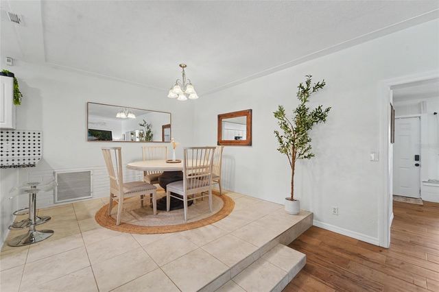 8879 LAKEWOOD DRIVE, Seminole, FL 33772