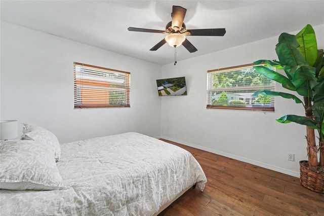 8879 LAKEWOOD DRIVE, Seminole, FL 33772
