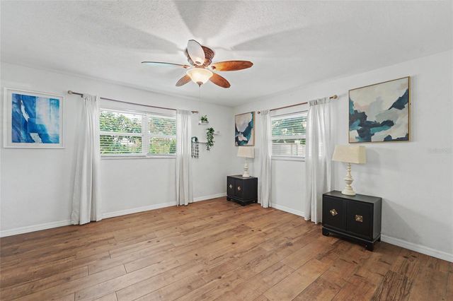 8879 LAKEWOOD DRIVE, Seminole, FL 33772