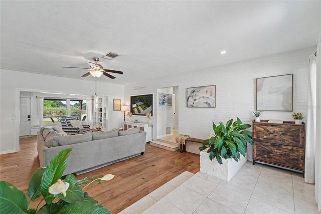 8879 LAKEWOOD DRIVE, Seminole, FL 33772