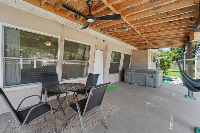 8879 LAKEWOOD DRIVE, Seminole, FL 33772