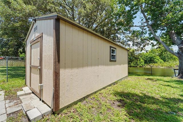8879 LAKEWOOD DRIVE, Seminole, FL 33772