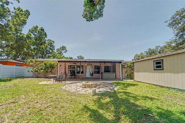 8879 LAKEWOOD DRIVE, Seminole, FL 33772
