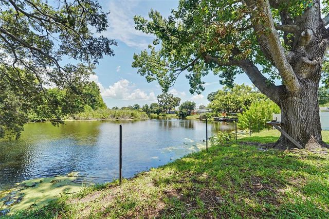 8879 LAKEWOOD DRIVE, Seminole, FL 33772