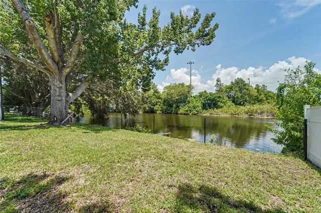 8879 LAKEWOOD DRIVE, Seminole, FL 33772