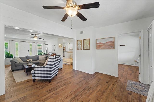 8879 LAKEWOOD DRIVE, Seminole, FL 33772