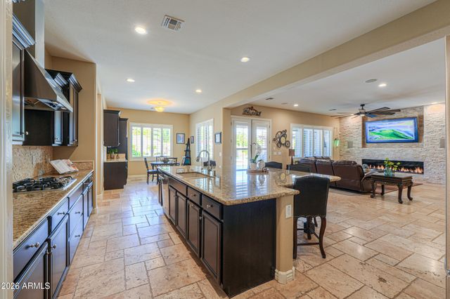 7270 W WHISPERING WIND Drive, Peoria, AZ 85383