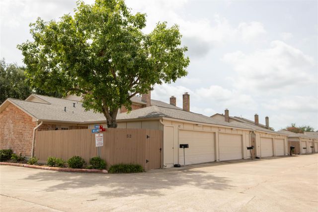 52 Wellington Court, Missouri City, TX 77459