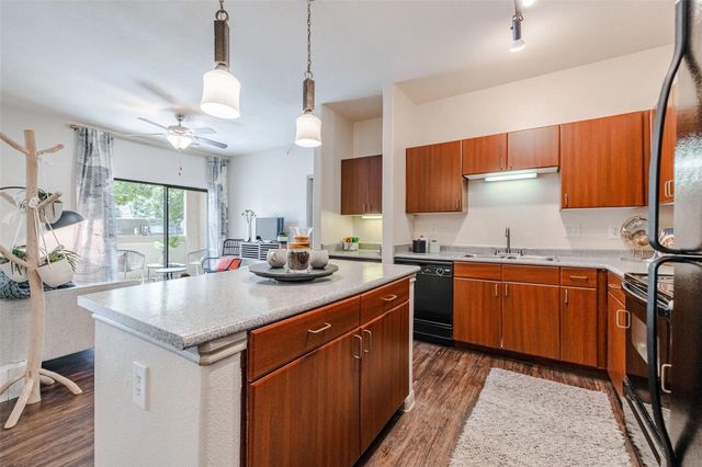 12800 Center Lake DR 00232, Austin, TX 78753