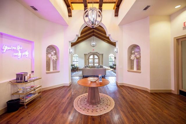 12800 Center Lake DR 00232, Austin, TX 78753