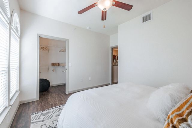 12800 Center Lake DR 00232, Austin, TX 78753