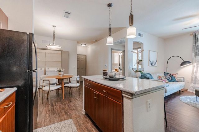 12800 Center Lake DR 00232, Austin, TX 78753