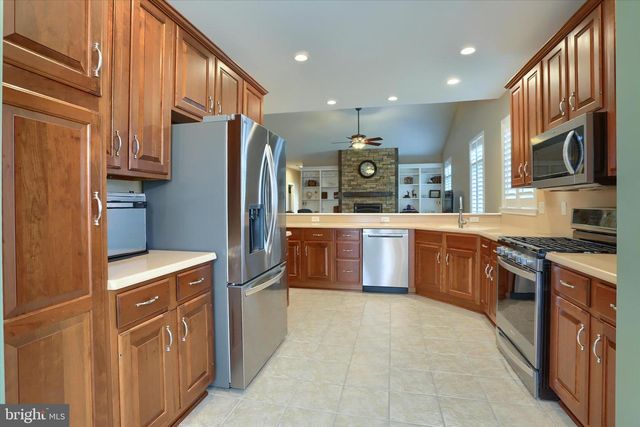 5405 RIVENDALE BLVD, Mechanicsburg, PA 17050