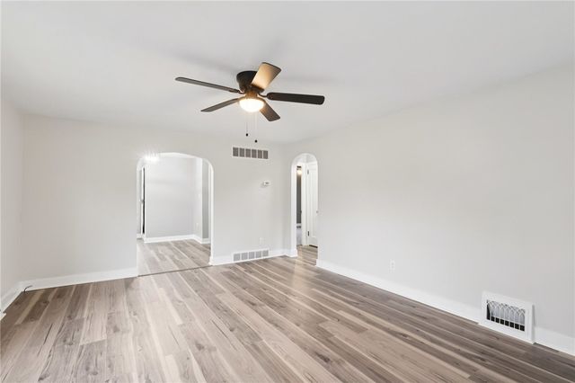 380 James St, Springdale Boro, PA 15144