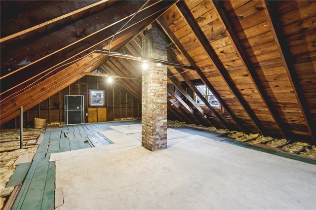 380 James St, Springdale Boro, PA 15144