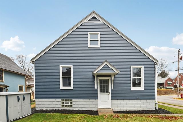 380 James St, Springdale Boro, PA 15144