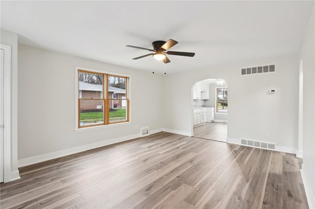 380 James St, Springdale Boro, PA 15144