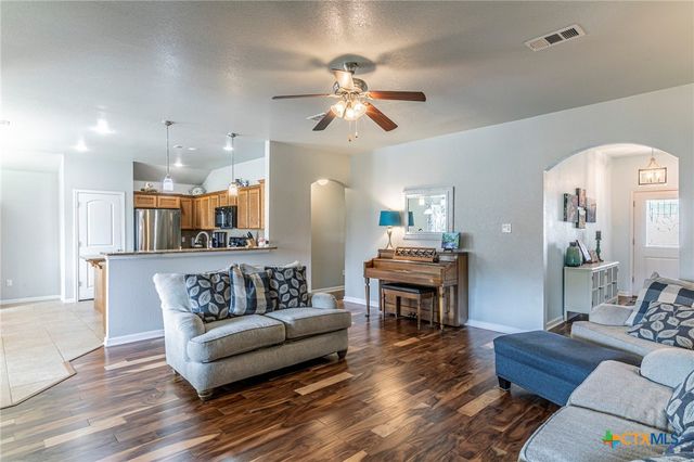 8515 Lamplight Court, Temple, TX 76502