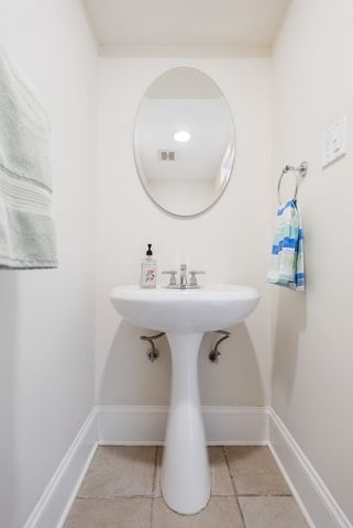 19W019 Avenue Barbizon, Oak Brook, IL 60523