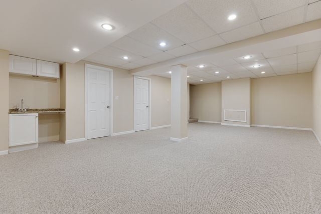 19W019 Avenue Barbizon, Oak Brook, IL 60523