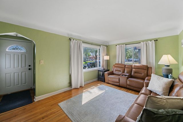 444 6th Avenue S, South Saint Paul, MN 55075