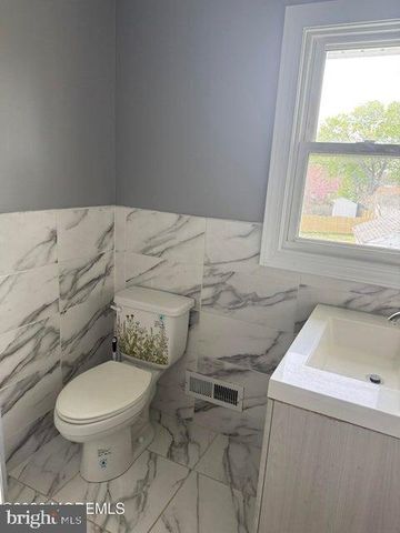 416 HOOPER AVE, Toms River, NJ 08753