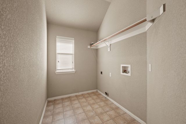 8234 Winter Falls Trail, Fort Worth, TX 76053